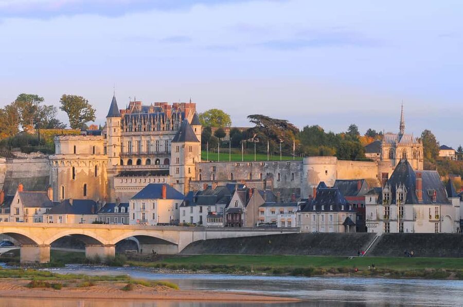 From Tours/Amboise: Chenonceau & Chambord Chateaux Day Trip - Amboise Lunch Break: Da Vinci Years and Easy Time in the City Center