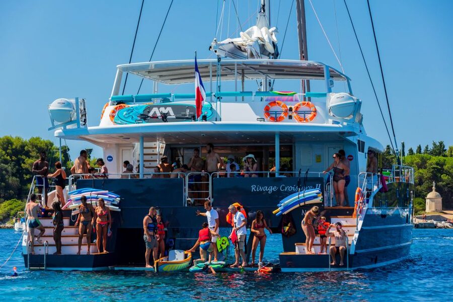Full-Day Catamaran Cruise Departing from Cannes - First sail: Pointe Croisette views from the water