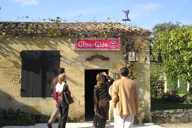 Full-day Saint-Emilion: Village, Undergrounds and Châteaux - Saint-Émilion free time: medieval lanes and smart lunch strategy