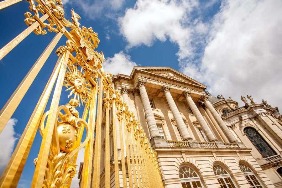 Gardens of Versailles Walking Tour & Palace Entry - Palace entry that starts you ahead of the crowd
