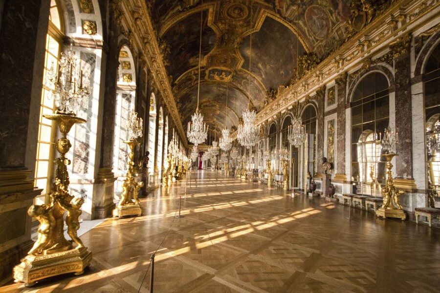 Gardens of Versailles Walking Tour & Palace Entry - The King’s apartment: where you control the pacing
