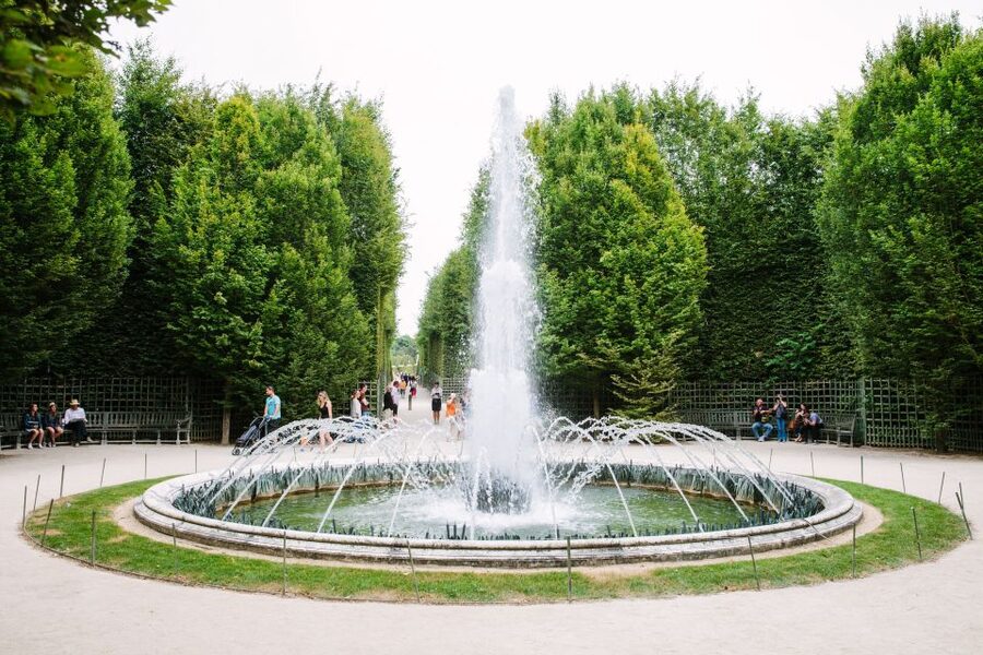 Gardens of Versailles Walking Tour & Palace Entry - Guides make or break Versailles, and here’s what stands out