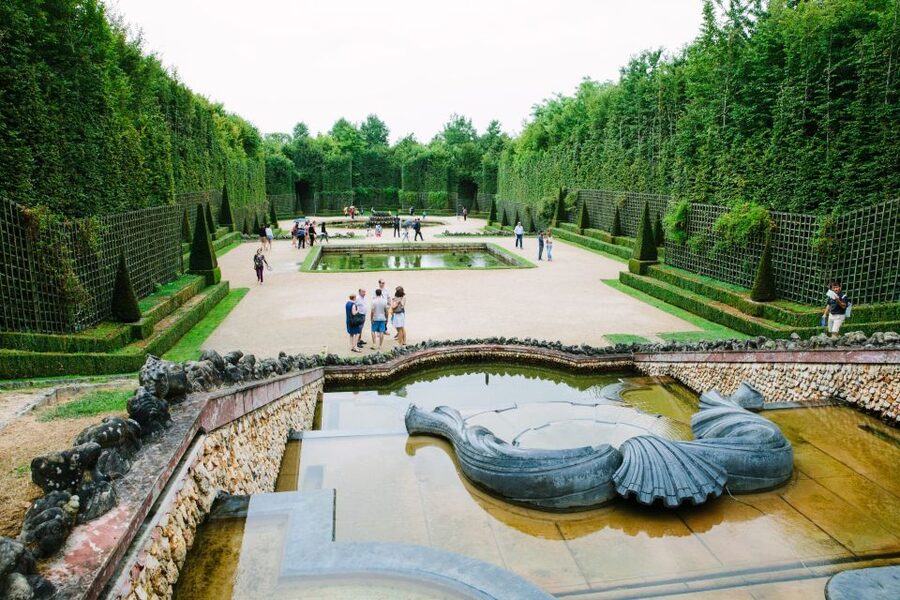 Gardens of Versailles Walking Tour & Palace Entry - The heart of the experience: Royal Gardens with design logic
