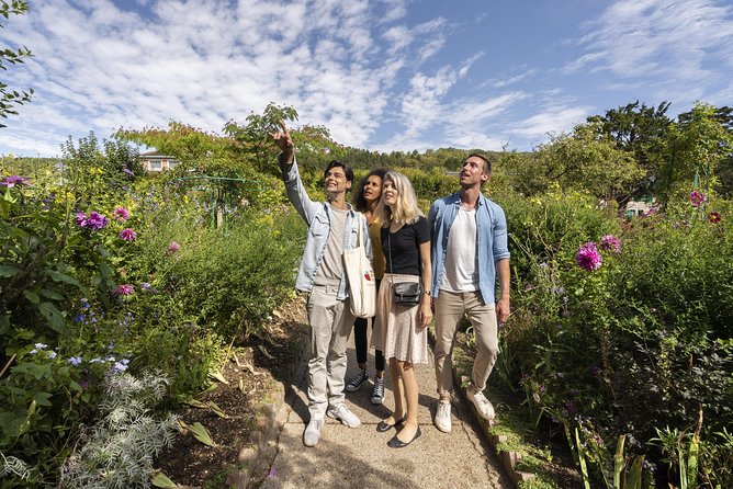 Giverny and Monet's House Half Day Trip from Paris Guide or Audio - Coach Ride Plus Priority Entry, The Time-Saver Angle