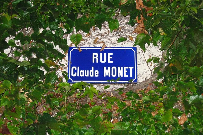 Giverny and Monet's House Half Day Trip from Paris Guide or Audio - Price and Value: Why This Costs $102.57 Per Person
