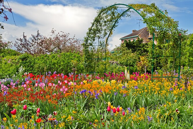 Giverny Monet’s Home and Gardens Half Day Tour from Paris - Timing, Crowds, and Comfort: Practical Tips That Save Your Energy