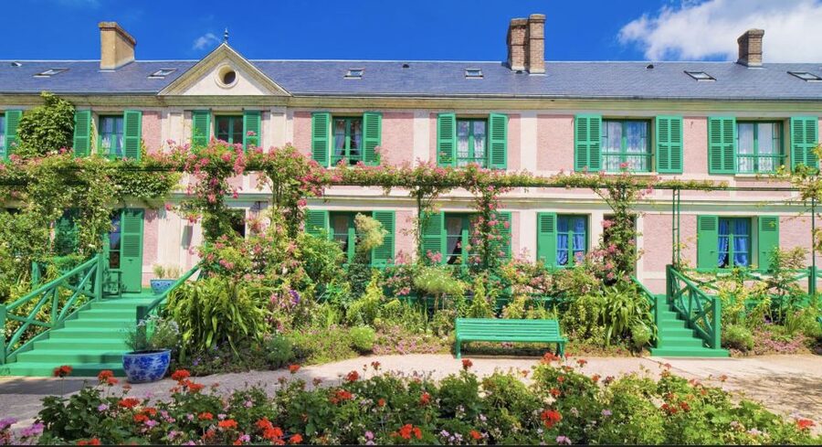 Giverny: Monet's House & Gardens Private Guided Tour +Ticket - Private Apartments and the Japanese Prints Collection