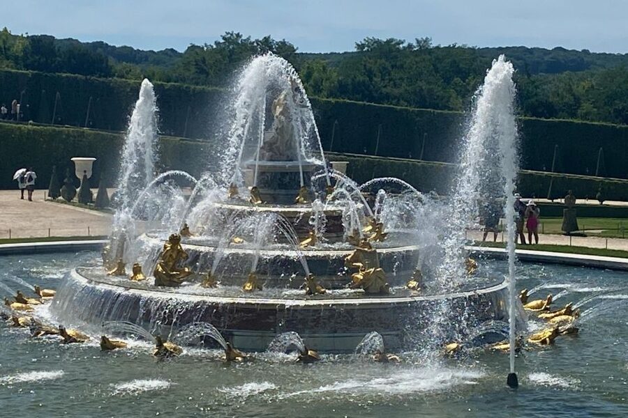 Giverny Versailles Trianon Small Group by Minivan from Paris - Who should book this tour
