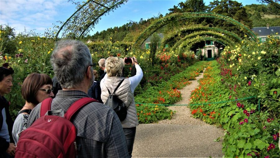 Giverny Village Walking Tour & Skip-the-Line to Monet Garden - Who this tour suits best