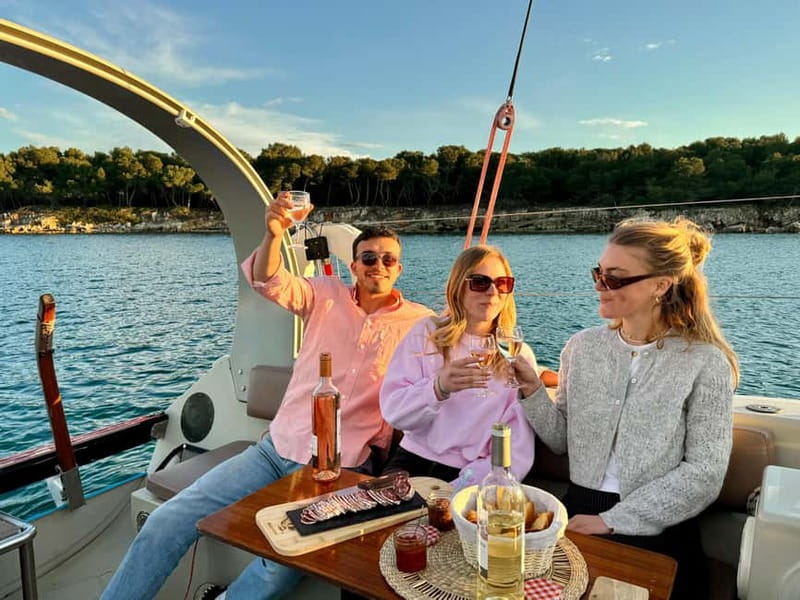 Golf Juan: Sunset Sailing Cruise with aperitif at the Island - Getting on board: meeting point and the 3-hour pacing