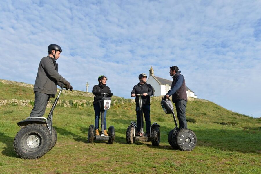 GUIDED IN SEGWAY - MENHIRS - 1:30 - Entering the 90-minute rhythm at 9 All. du Parc