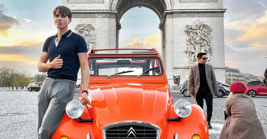 Guided Tour of Paris in Classic Convertible - Sacré-Cœur and Montmartre viewpoints, with photo-friendly timing