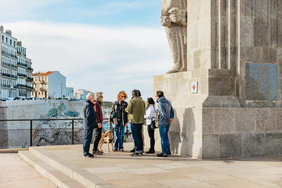 Guided Walk in beautiful and hidden neighborhoods - Anse de Malmousque: the first real coastal reward