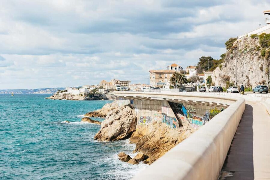 Guided Walk in beautiful and hidden neighborhoods - Bompard and Vauban: old stairways, seaside views, and neighborhood character