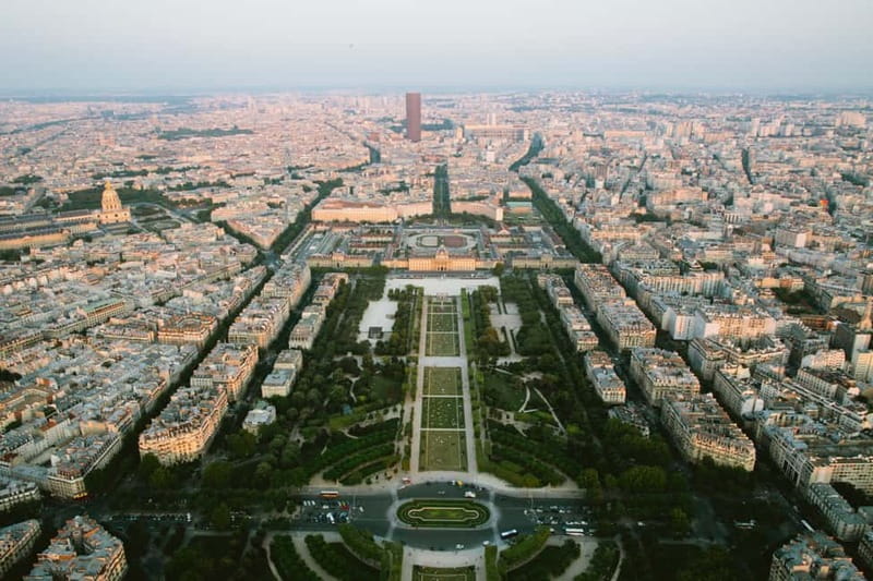 Highlights of Paris Bike Tour in English or Dutch - Key Highlights Worth Prioritizing
