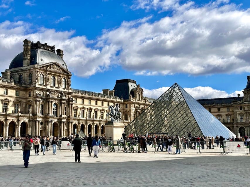 Historic Paris Walking Tour in English - The guide makes the difference, and the names show the style