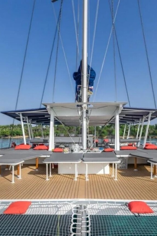 Hyères : Catamaran Dinner Cruise at Fort of Brégançon - Should you book Hyères dinner cruise to Fort de Brégançon?