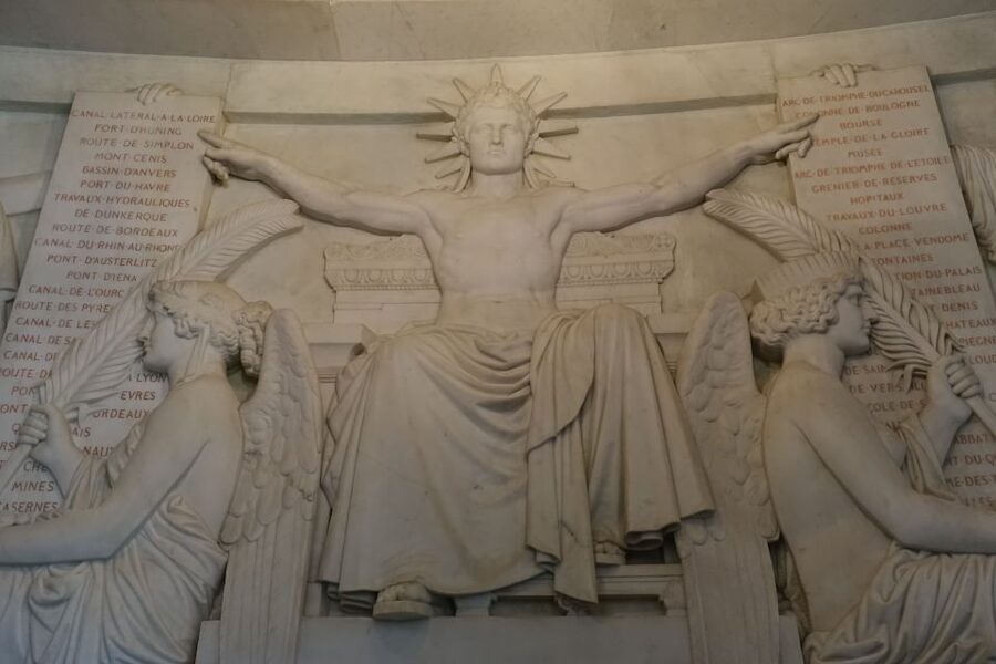 Invalides Museum - WWI & WWII - Guided Tour up to 8 guests - Napoleon’s tomb, the people closest to him, and why the design feels intentional
