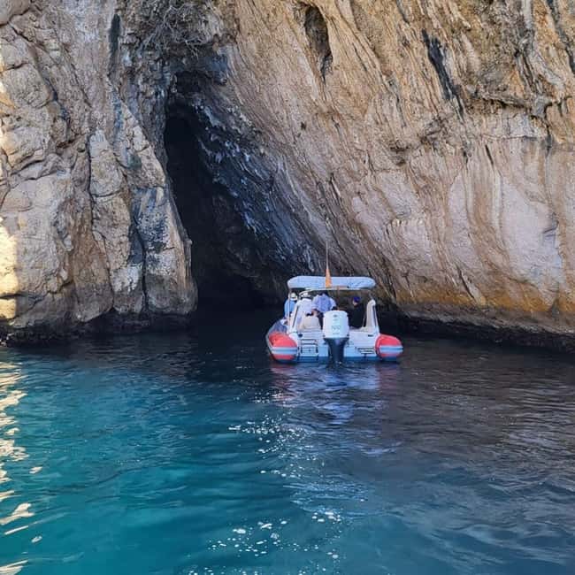 La Ciotat: Calanques Afternoon Boat Tour with Snorkeling - How the Boat, Skipper, and Group Size Shape the Day