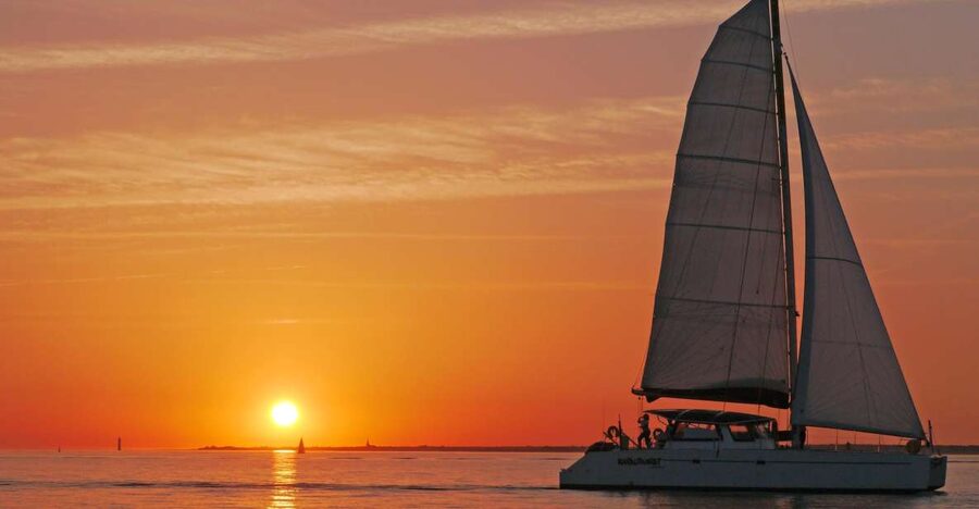 La Rochelle: 2-Hour Sunset Sailing Cruise - La Rochelle at Dusk, Wind-Powered Sailing from Kapalouest