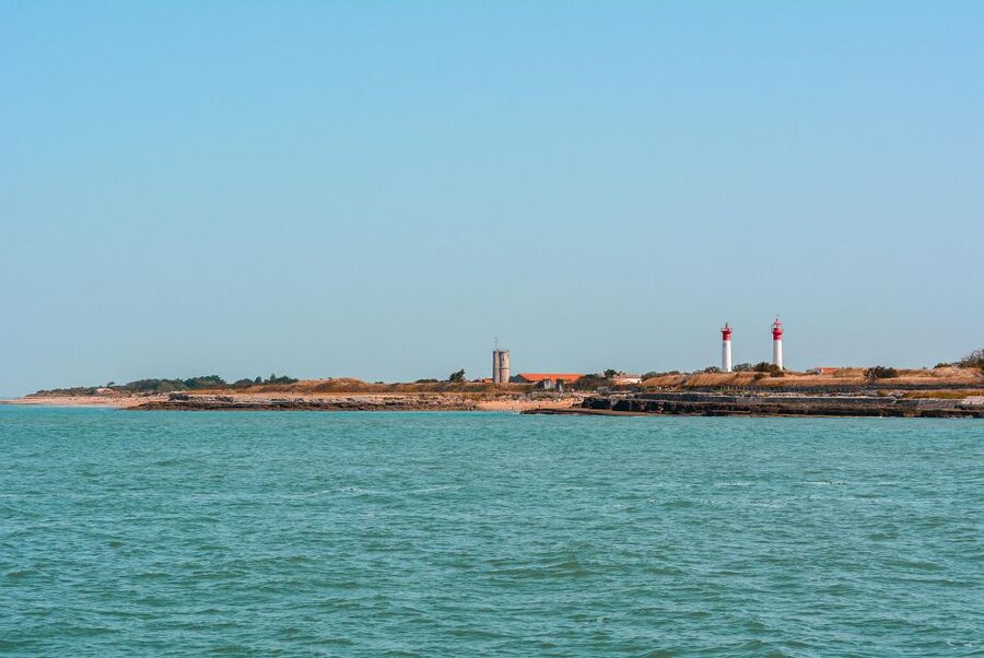 La Rochelle: Boat trip to Fort Boyard (2h00) - Service Quality: Polite Crew, Practical Experience