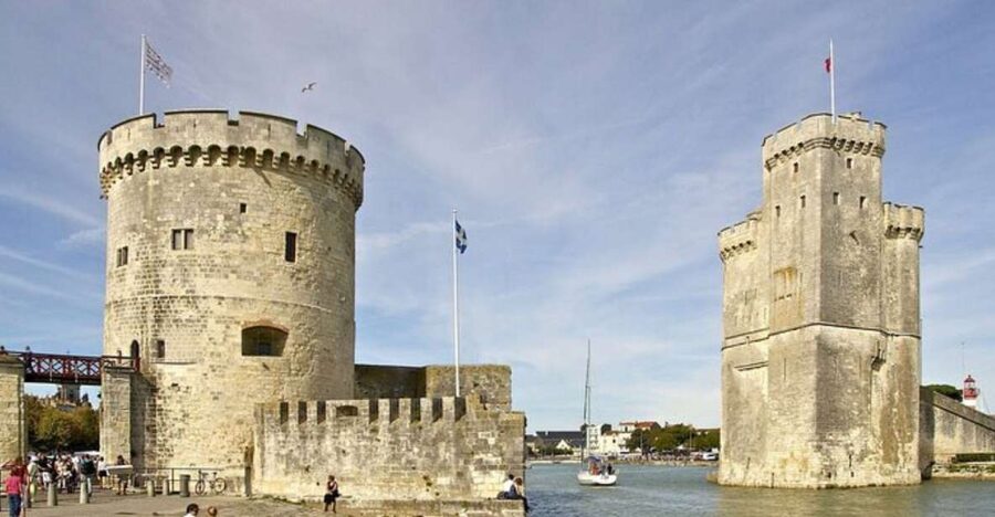 La Rochelle: Private custom tour with a local guide - Key highlights