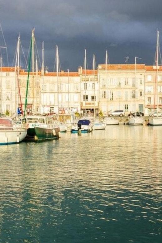 La Rochelle : Private Custom Walking Tour With a Local Guide - Zen-Cha Central Market and Allée du Mail: everyday La Rochelle