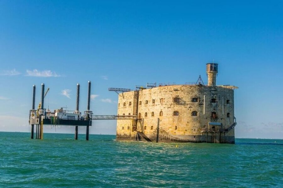 La Rochelle : Private Custom Walking Tour With a Local Guide - Plage de la Concurrence: the seaside reset