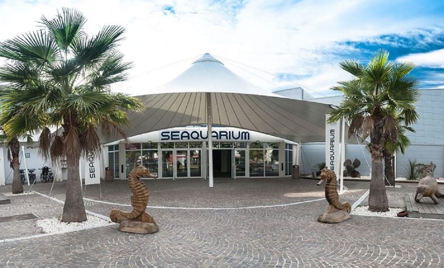 Le Grau-du-Roi: Seaquarium Skip-the-Line Entrance Ticket - Plastic Invasion exhibition: turning marine care into real-world action