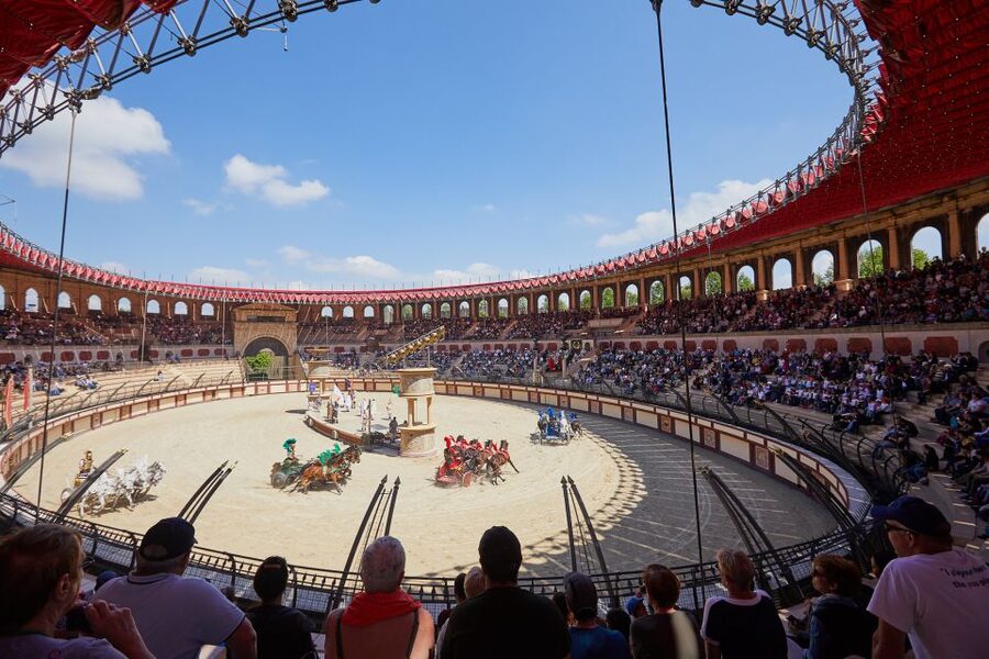 Les Epesses: Puy du Fou Theme Park 1-Day Entry Ticket - Food, drinks, and staying comfortable for a long show day