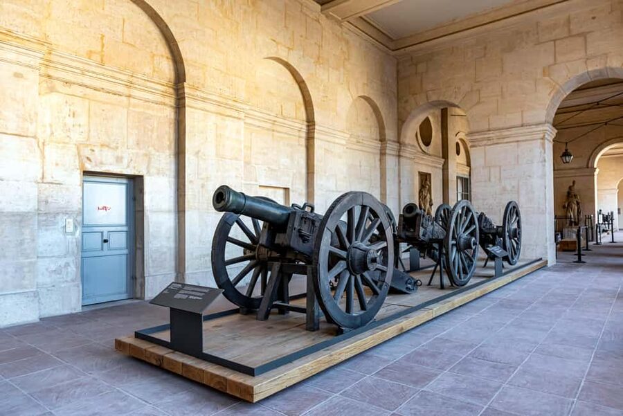 Les Invalides: Napoleon's Tomb & Army Museum Entry - Price and value: is it worth about $20?
