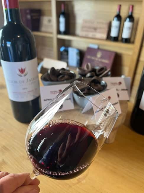 Libourne: Winery Tour with Wine and Chocolate Tasting - Château Cruzeau: A 12-Hectare Luquot Family Vineyard by Libourne