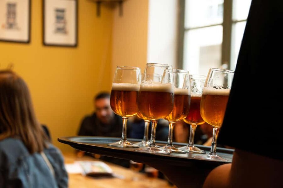 Lille: Scavenger hunt and beer tasting in Old Lille - Where the Game Starts at Brewpub Le Hôpi