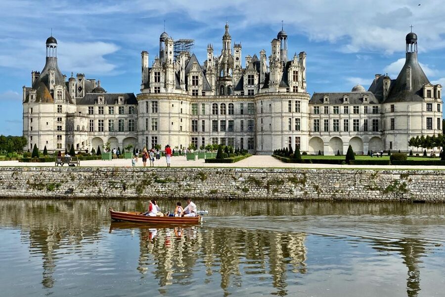Loire Valley Castles: Chenonceau, Amboise & Da Vinci Trip - Clos Lucé: Da Vinci’s Home Base and the Underground Passage Connection