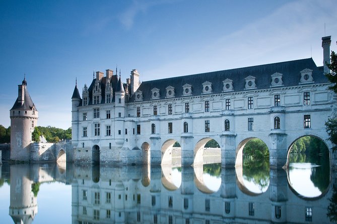 Loire Valley Castles Day Trip from Paris with Complementary Wine - Paris to the Loire, and why starting early matters