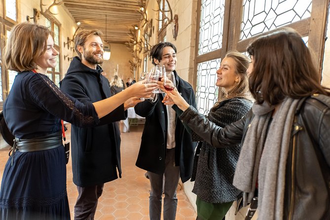 Loire Valley Castles Trip with Chenonceau and Chambord from Paris - The coach ride reality check: comfort tips that actually help