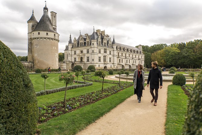 Loire Valley Castles Trip with Chenonceau and Chambord from Paris - Domaine National de Chambord: quick breathing space and smart photo time