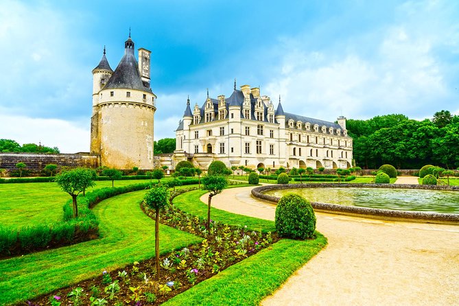 Loire Valley Wine and Castles Small-Group Day Trip from Paris - The long ride out of Paris is part of the deal