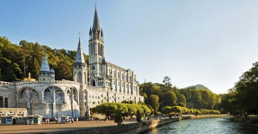 Lourdes: Private Guided Tour in the Sanctuary - Starting morning or afternoon, and how to plan your free time