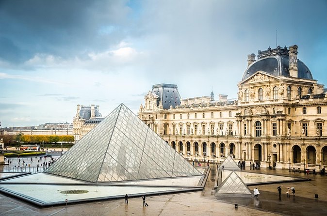 Louvre Access with Mona Lisa Escort or Guided Option - Two options: live guide tour or Mona Lisa escort to the painting room