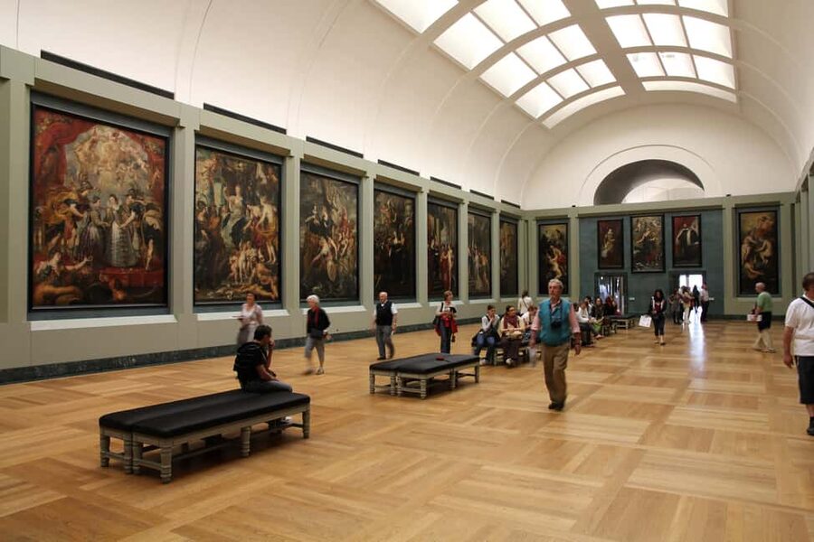 Louvre Guided Treasure Hunt for Families and Kids - What You Get as an Adult: Anecdotes While the Kids Work