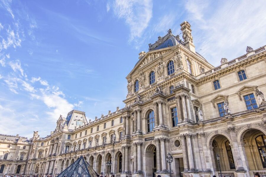 Louvre Museum Child-Friendly Private Tour for Families - Egyptian gods and the Da Vinci code angle, explained for kids