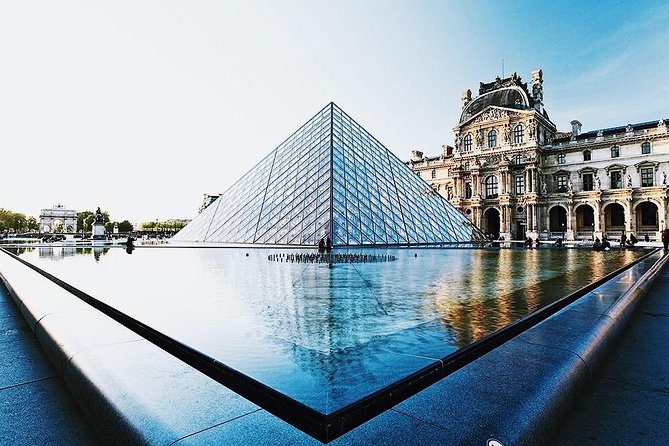 Louvre Museum - Exclusive Guided Tour (Entry Included) - Entering the Louvre Pyramid: the “where to start” problem solved