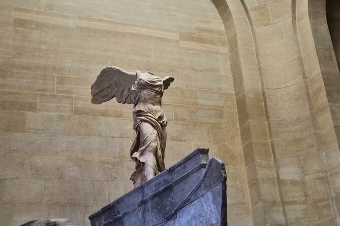 Louvre Museum Masterpieces Guided Tour in Small Group with Access - Inside the highlights route: the big masterpieces you actually came for