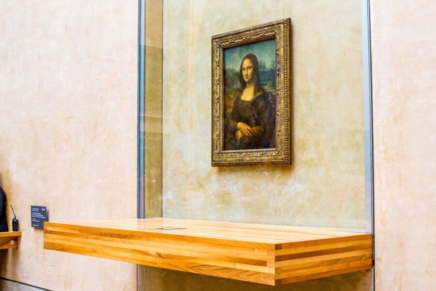 Louvre Museum: Skip-the-Line Guided Tour - How the Guides Make the Crowd Feel Manageable