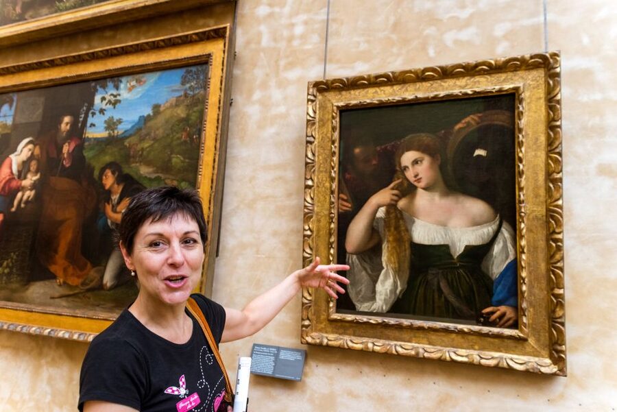 Louvre Museum: Skip-the-Line Small Group Guided Tour - Comfort and rules that affect your day (bags, shoes, and security)