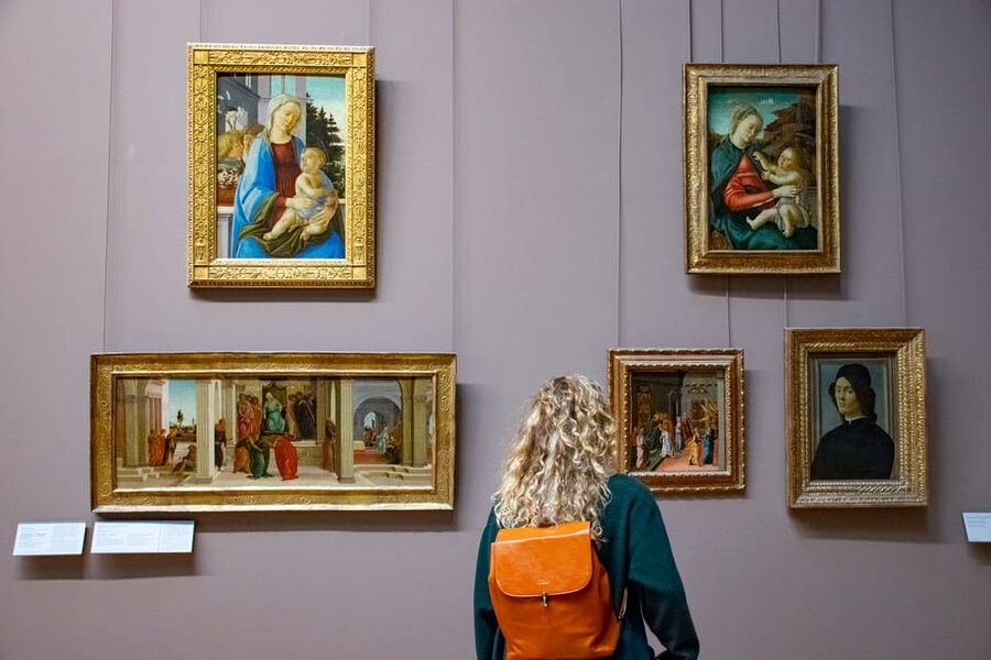 Louvre Private Tour: The Essentials and More w/ Expert Guide - Louvre Essentials in 2 Hours: Mona Lisa, Venus de Milo, Victory of Samothrace