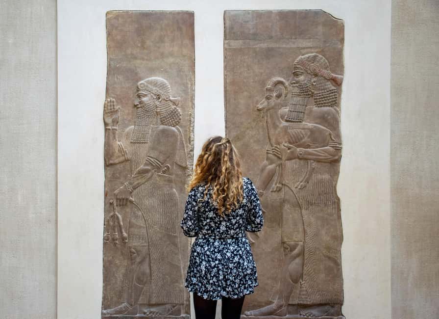 Louvre Private Tour: The Essentials and More w/ Expert Guide - Meeting Point at the Louvre Pyramid: How to Start Stress-Free