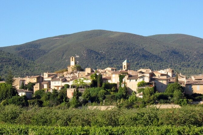 Luberon Villages Day Trip from Aix en Provence - Stop 2, Lourmarin: Provençal softness and the Renaissance castle