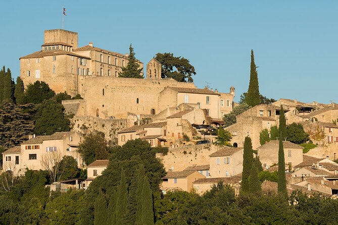 Luberon Villages Day Trip from Aix en Provence - Getting around in comfort, with Wi-Fi and bottled water